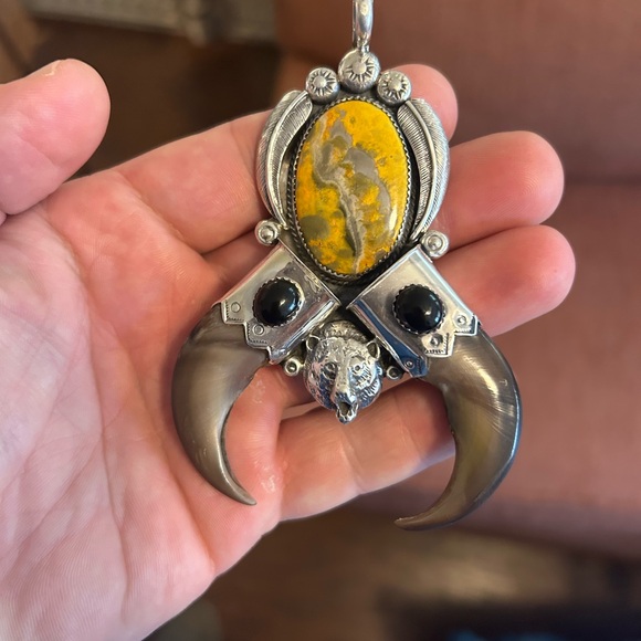 Sterling silver native American bumblebee jasper onyx double bear claw pendant - Picture 4 of 11